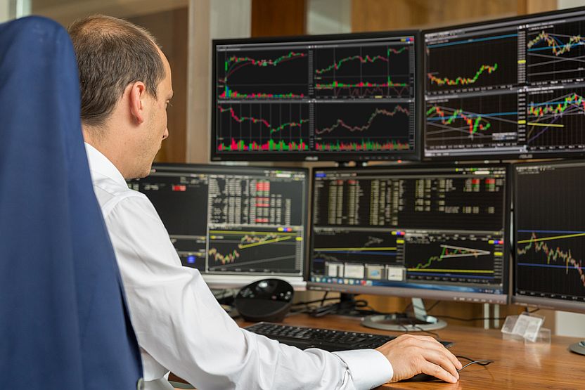 The Hedge Fund Whisperers: Hints For Retail Investors To Unlock Alpha - Vimarsana News